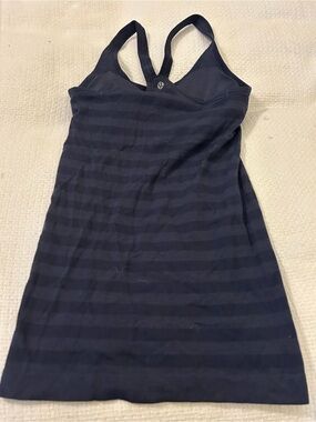 LULULEMON sz 4 Darkest Navy blue & lighter blue racer bank tank